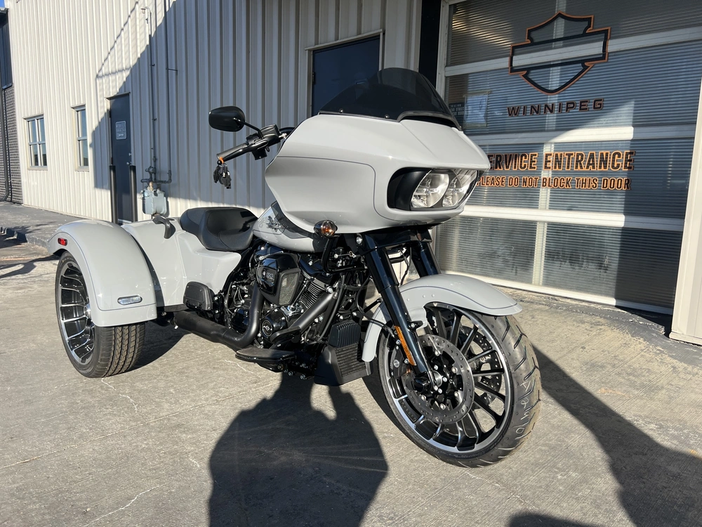 2025 Harley-davidson Road Glide 3 alt