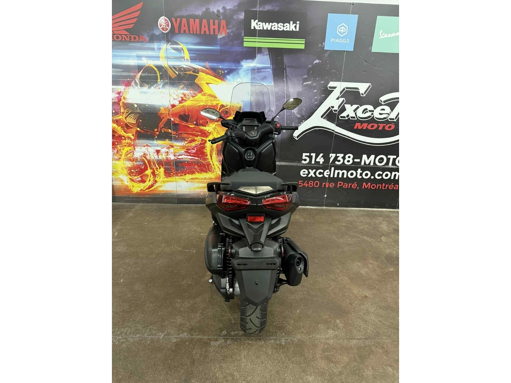 2024 Yamaha Xmax alt