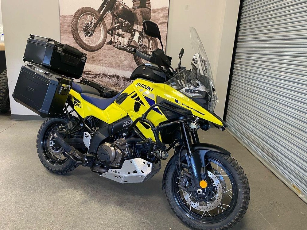 2020 Suzuki V-strom 1050xt Adventure - Yellow alt