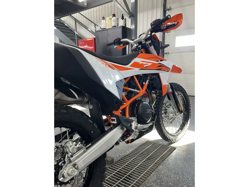 2026 KTM 690 ENDURO R