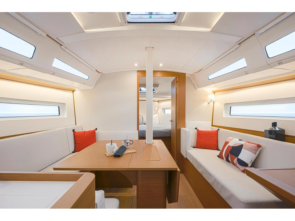 2026 Jeanneau Sun Odyssey 380 alt