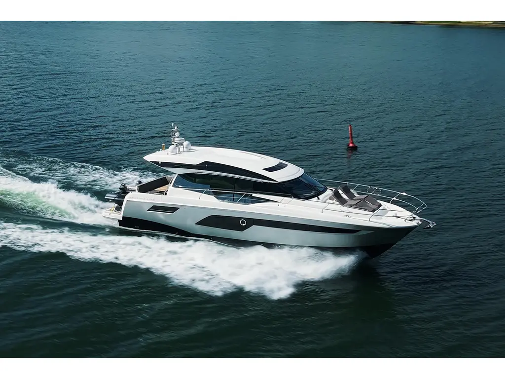 Prestige Yachts 520S 2018