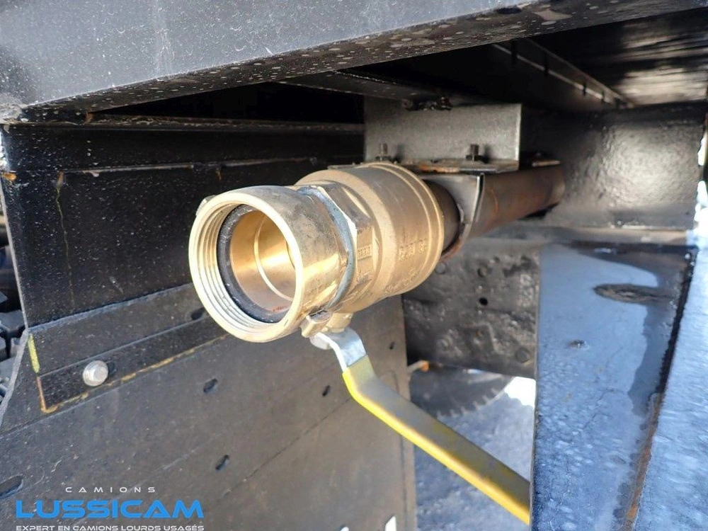 Freightliner M2-106 2014