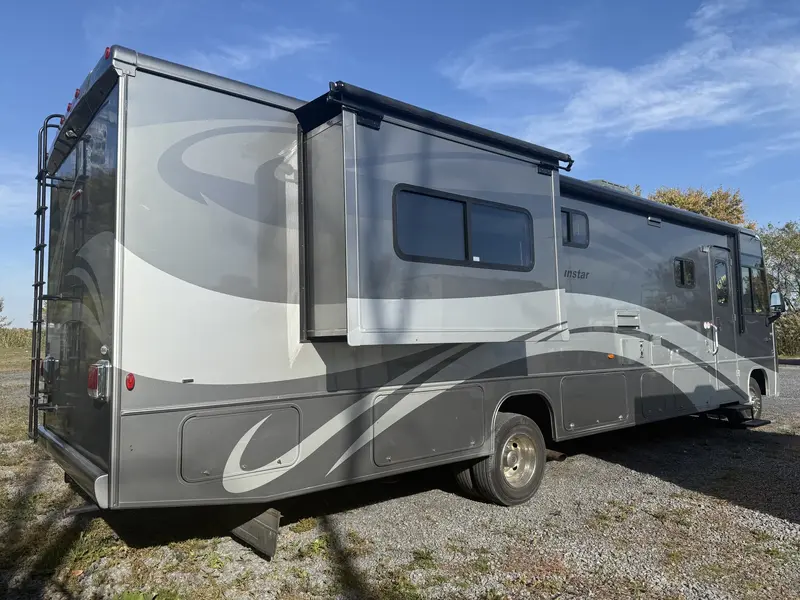 2011 Winnebago Sunstar Itasca 35RF thumbnail 2