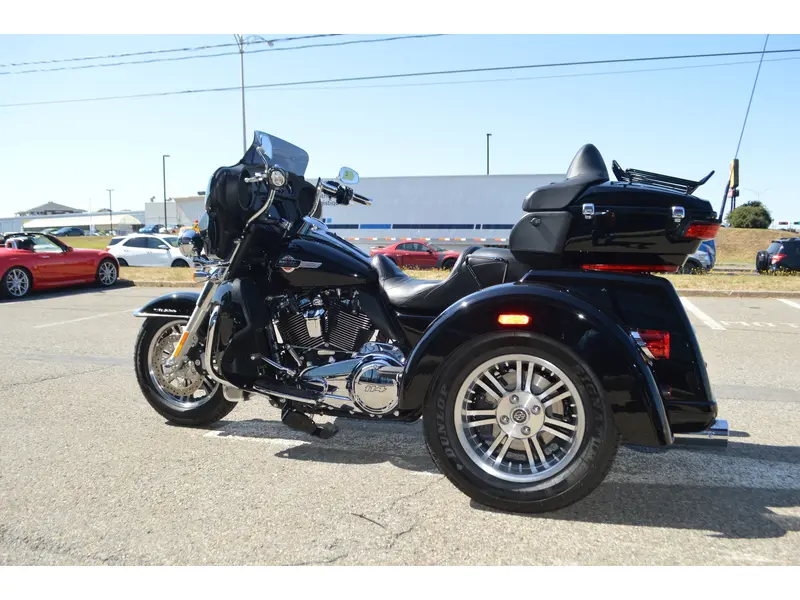 2024 Harley-Davidson FLHTCUTG