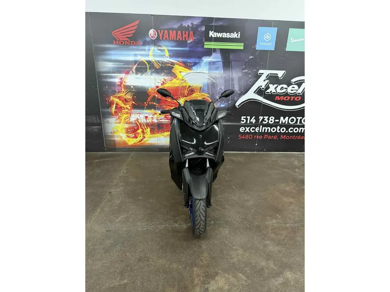2024 Yamaha XMAX thumbnail 3