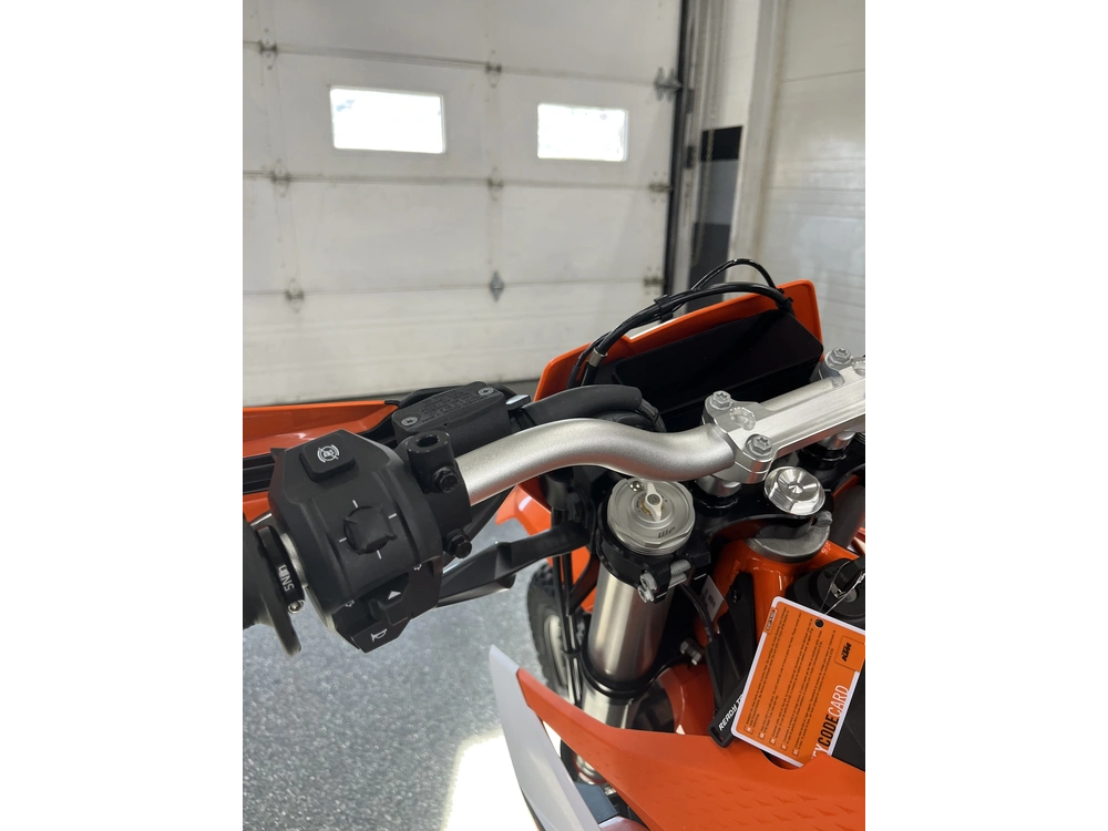 Ktm 690 Enduro R 2026 alt