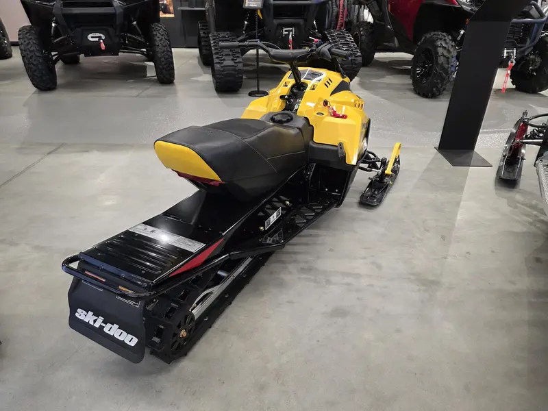 2026 Ski-Doo MXZ 200
