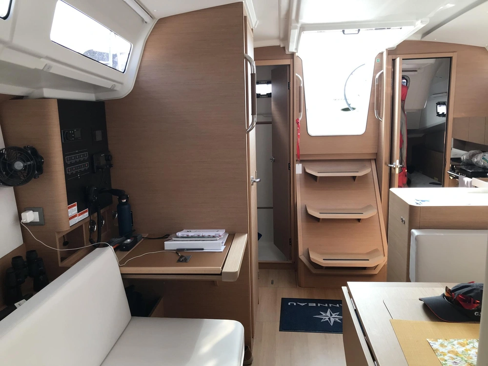 2026 Jeanneau Sun Odyssey 380 alt