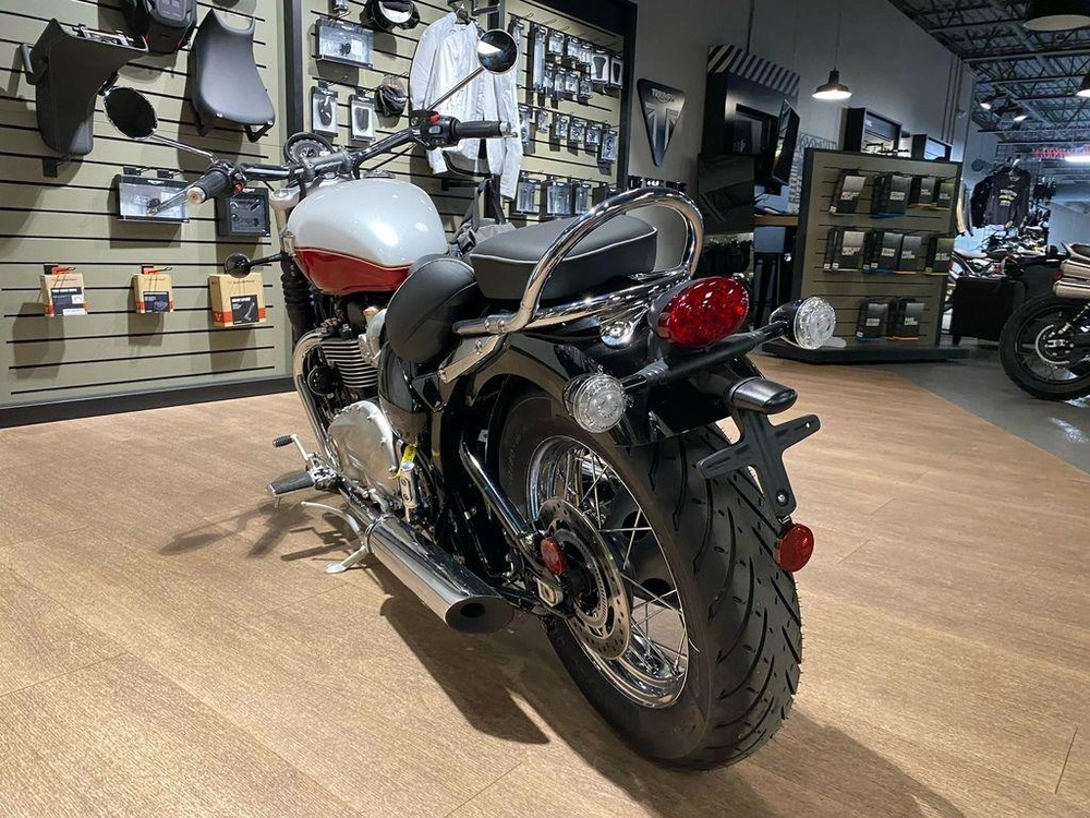 2025 Triumph Bonneville Speedmaster alt