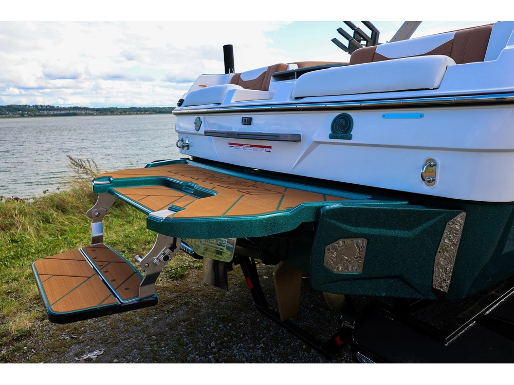 2026 Malibu 23 Lsv alt