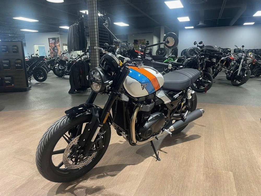 2025 Triumph Speed Twin 900 alt