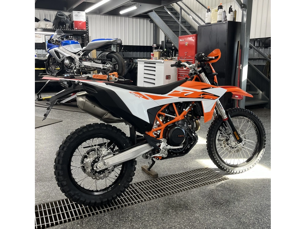 Ktm 690 Enduro R 2026 alt