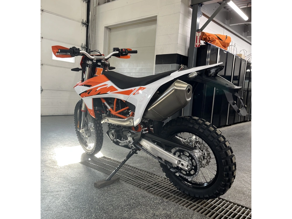 Ktm 690 Enduro R 2026 alt