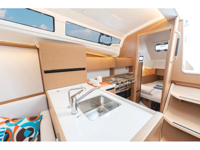 Jeanneau Sun Odyssey 350 2026 alt