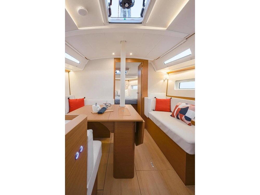 2026 Jeanneau Sun Odyssey 380 alt