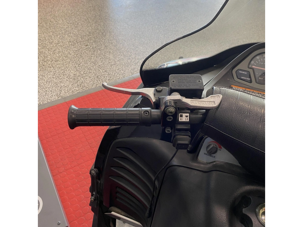 1998 Yamaha Vmax 600 alt