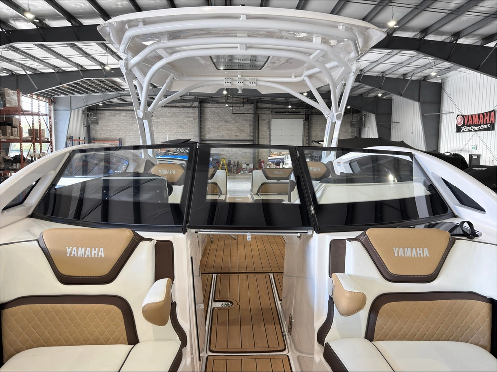 2022 Yamaha 275sd Luxury Day Boat Only 52 Hours / No Luxury Tax* alt