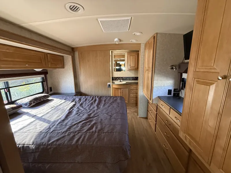 2011 Winnebago Sunstar Itasca 35RF thumbnail 7