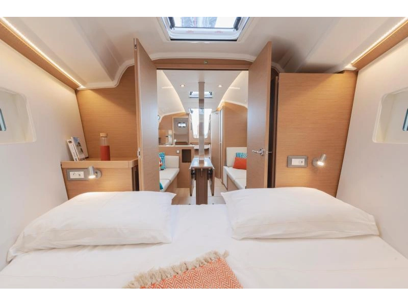 Jeanneau Sun Odyssey 350 2026 alt