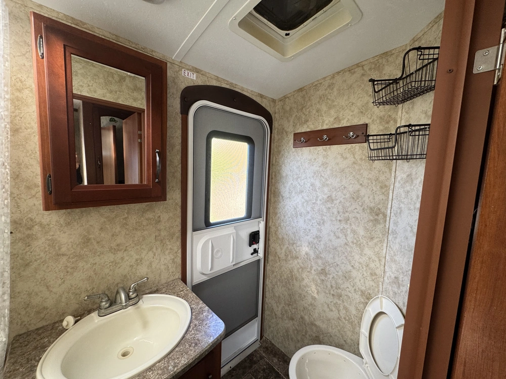 2013 Keystone Rv Cougar Cg32rbk alt