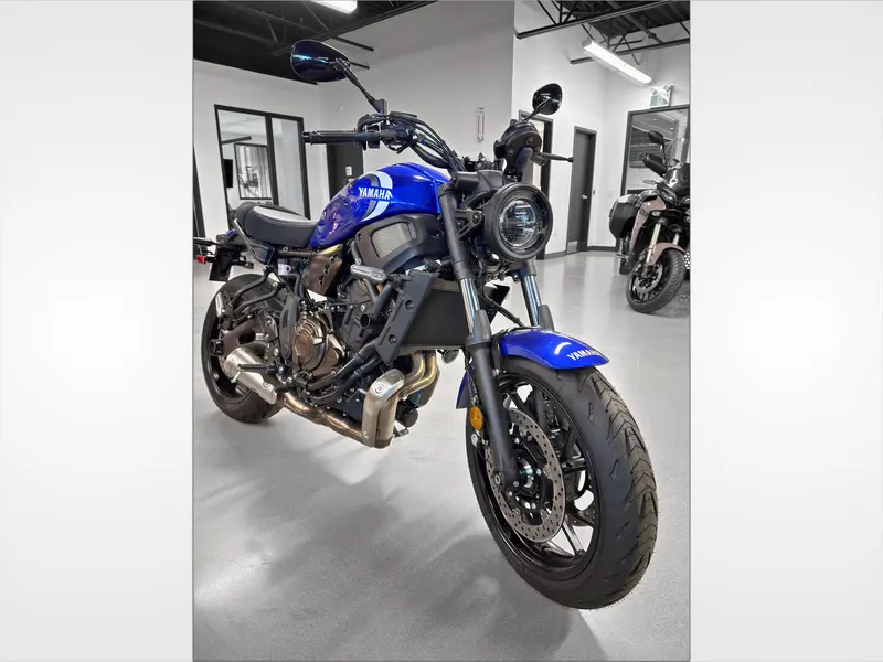 2024 Yamaha XSR700 thumbnail 4