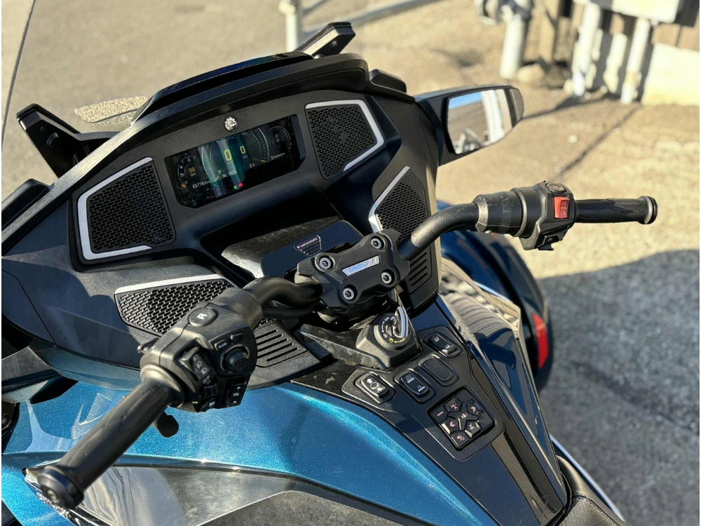 2021 Can-am Rt Limited alt