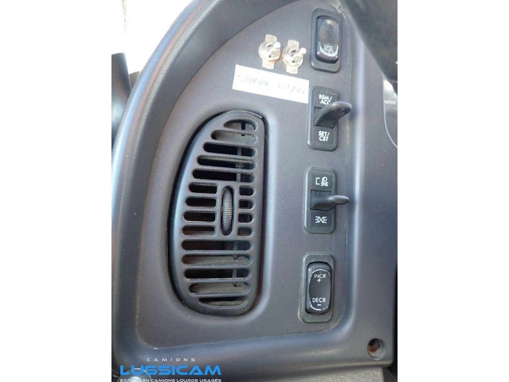 Freightliner M2-106 2014