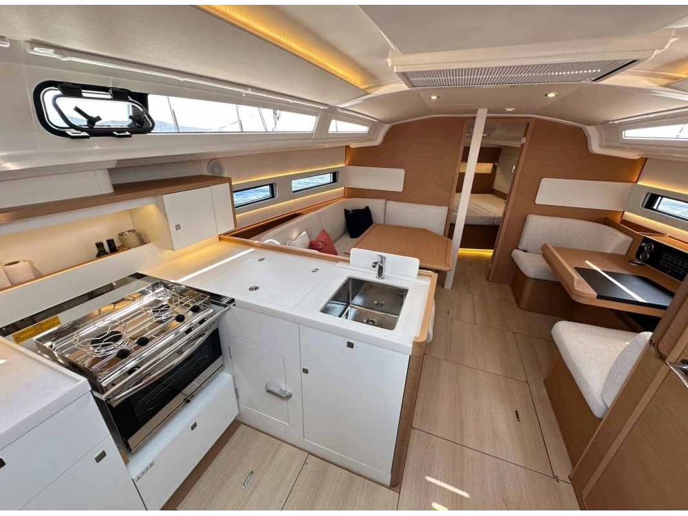 2026 Jeanneau Sun Odyssey 415 alt