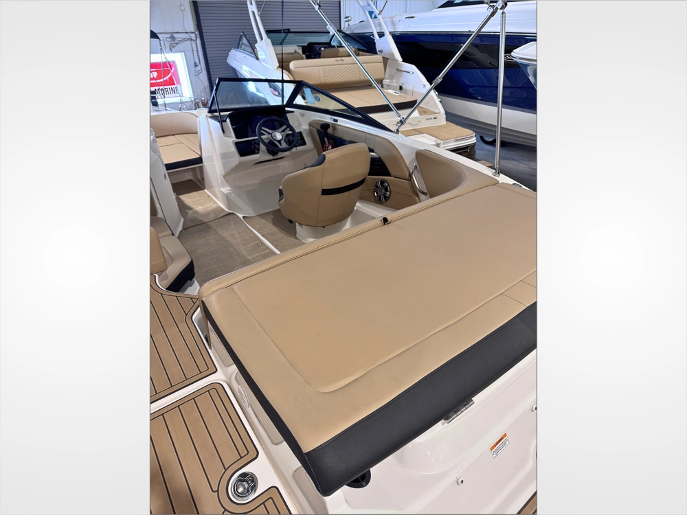 2023 Sea Ray Spx 190 No Luxury Tax* alt