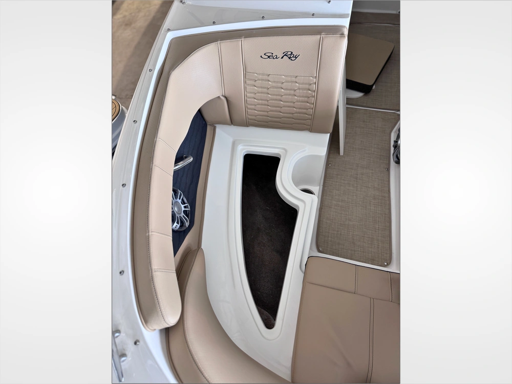 2023 Sea Ray Spx 190 No Luxury Tax* alt