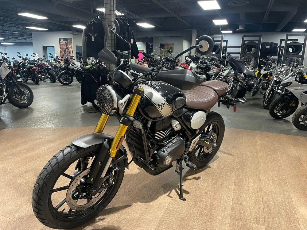 2025 Triumph Scrambler 400x - Phantom Black / Silver Ice alt