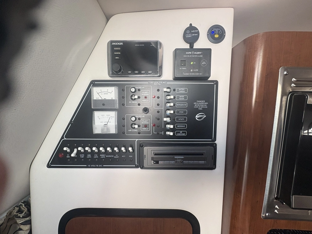 2018 Crownline 264 Cr alt