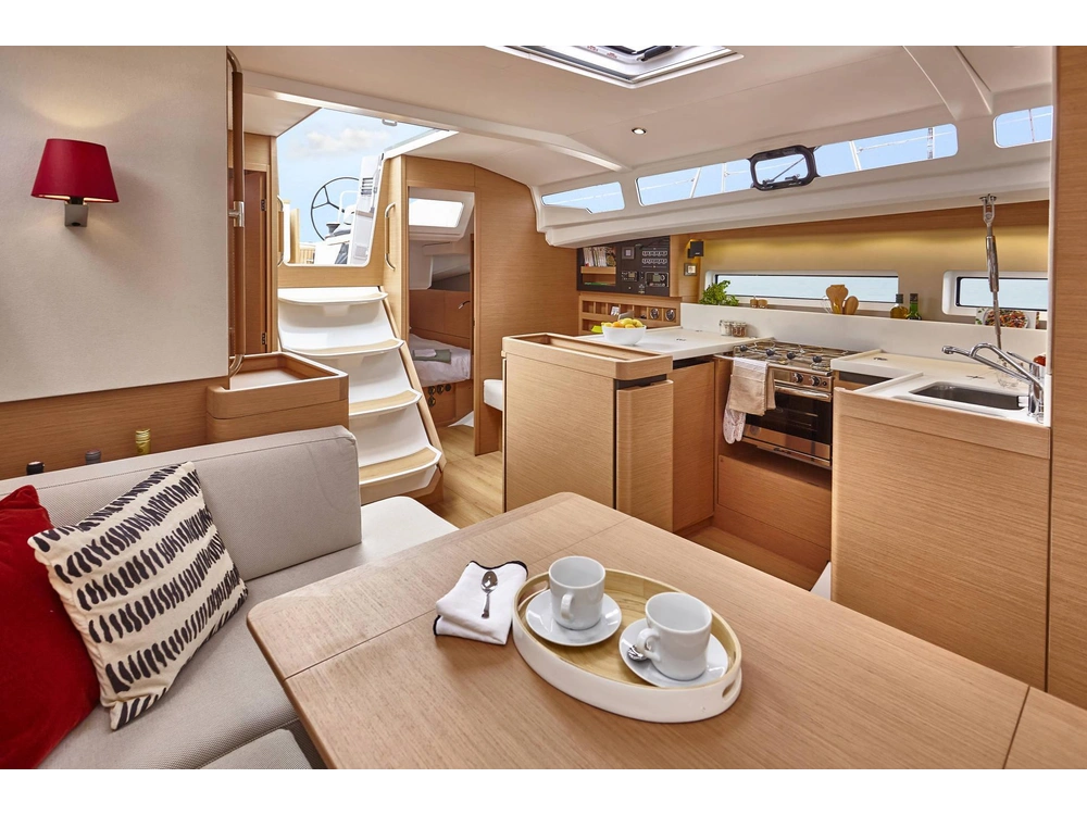 2026 Jeanneau Sun Odyssey 440 alt