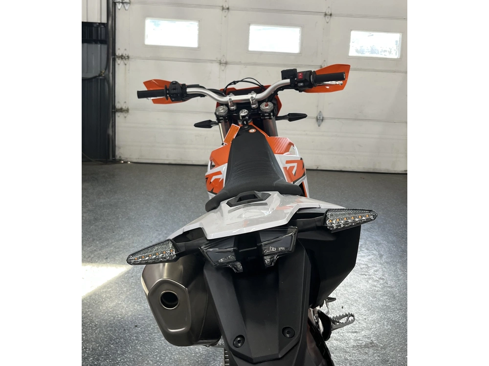 Ktm 690 Enduro R 2026 alt