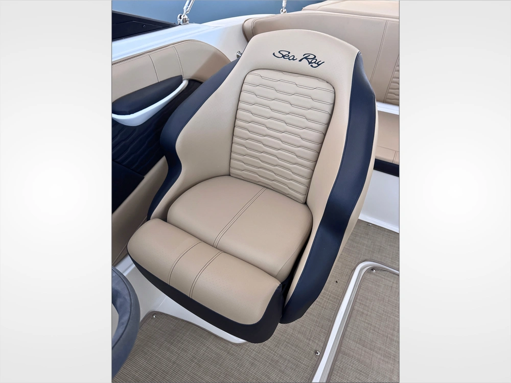 2023 Sea Ray Spx 190 No Luxury Tax* alt