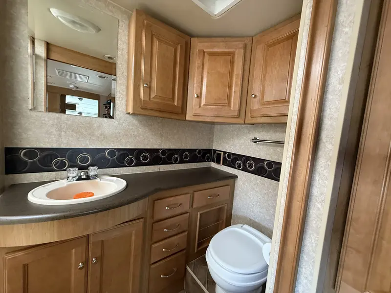 2011 Winnebago Sunstar Itasca 35RF thumbnail 11