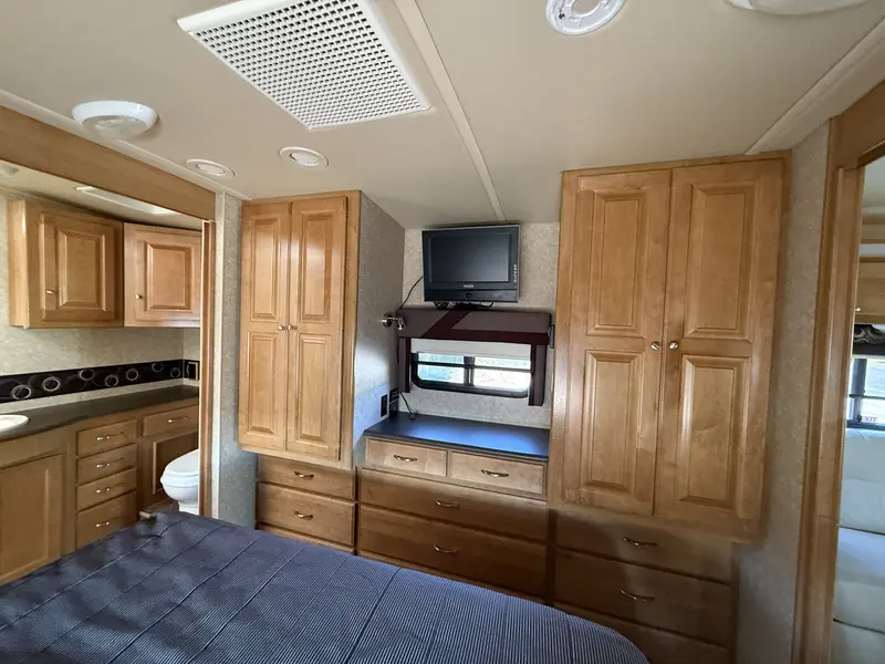 2011 Winnebago Sunstar Itasca 35RF thumbnail 9
