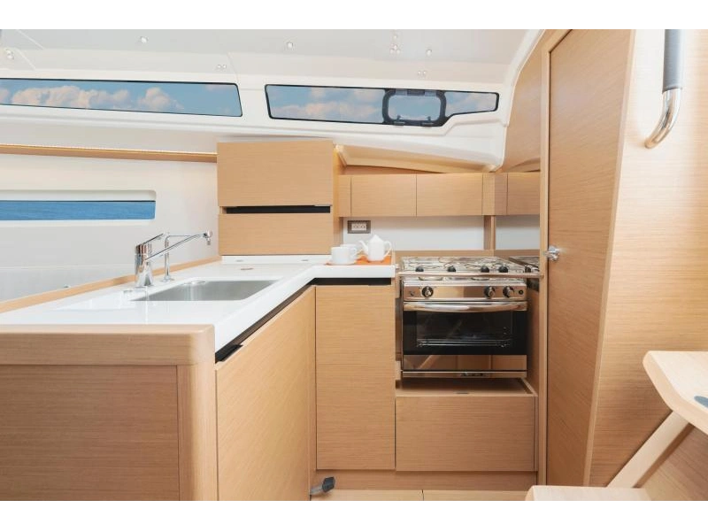 Jeanneau Sun Odyssey 350 2026 alt