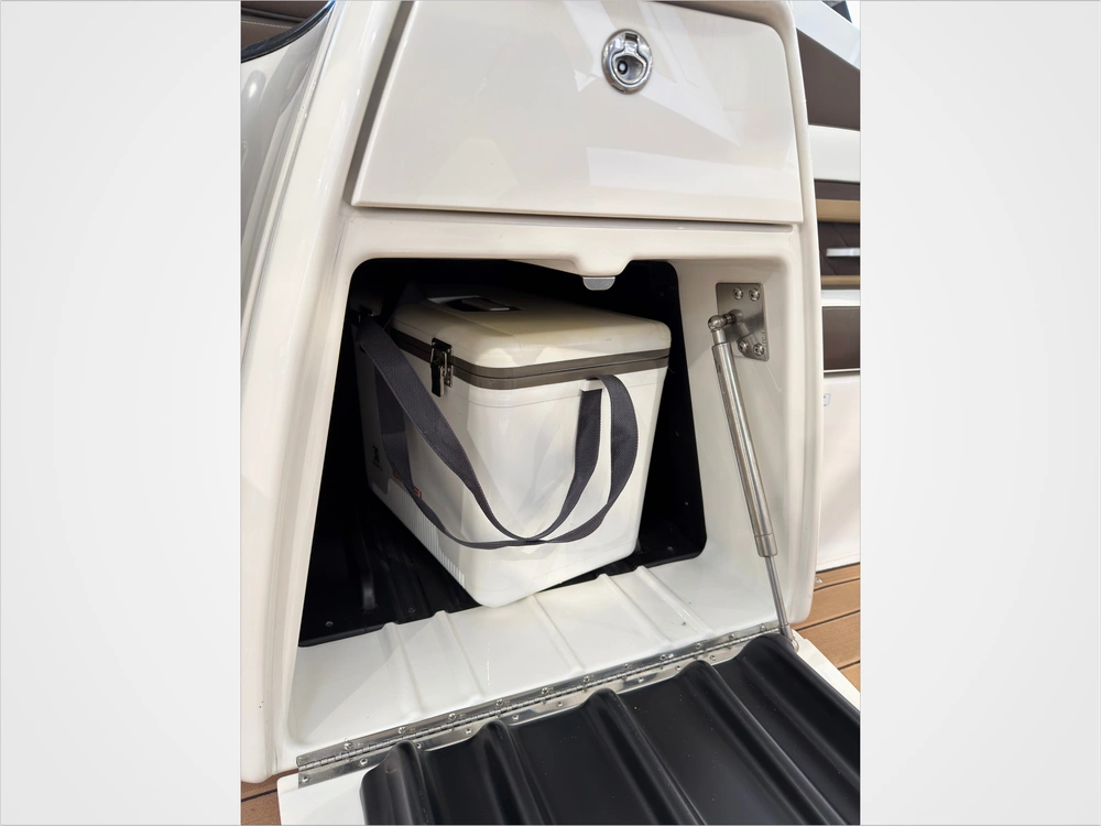 2022 Yamaha 275sd Luxury Day Boat Only 52 Hours / No Luxury Tax* alt