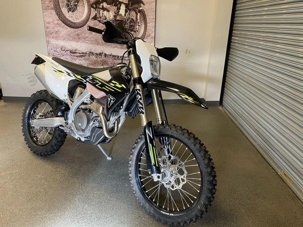 2026 Triumph Tf250-e alt