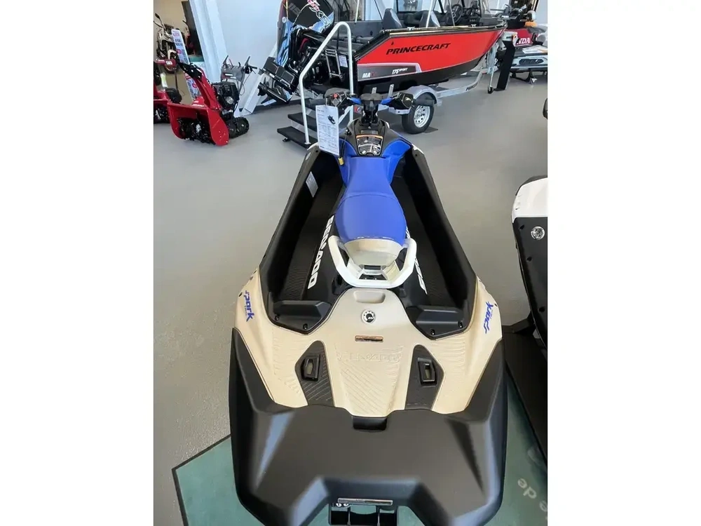 Sea-doo Spark Trixx 3 Places 2025 alt