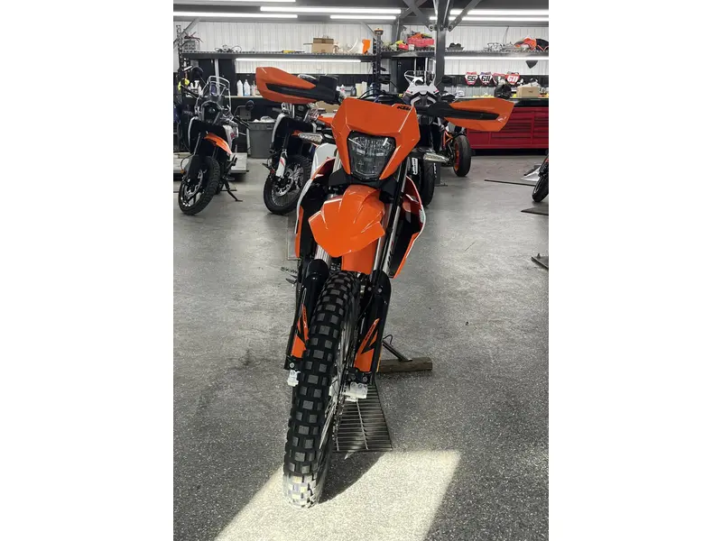 2026 KTM 690 ENDURO R