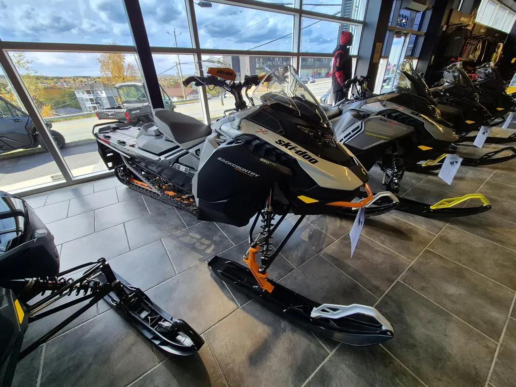 Ski-Doo Backountry 2026 - Adrenaline 850