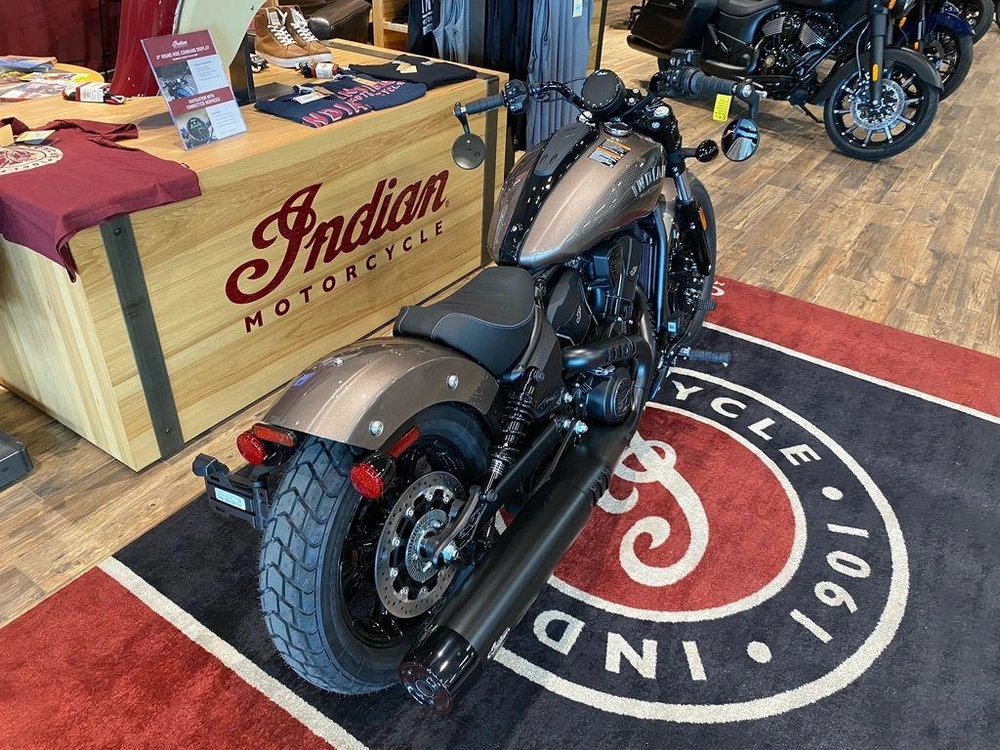 2025 Indian Motorcycle Scout Bobber Ltd + Tech alt