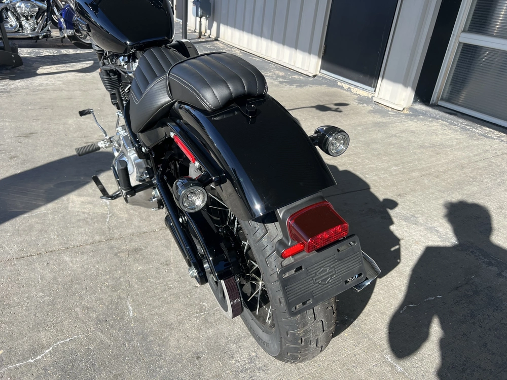 2025 Harley-davidson Street Bob alt