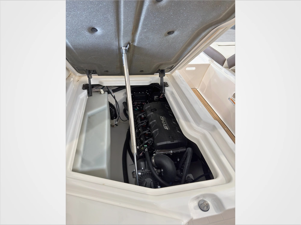 2022 Yamaha 275sd Luxury Day Boat Only 52 Hours / No Luxury Tax* alt