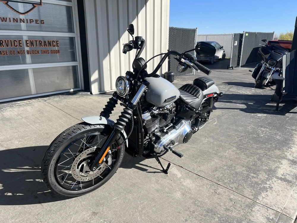 2025 Harley-davidson Street Bob alt