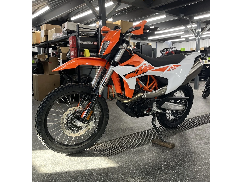Ktm 690 Enduro R 2026 alt