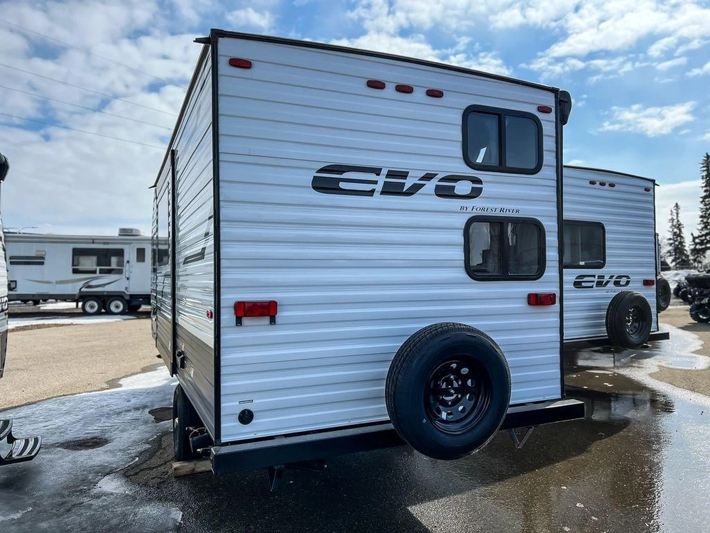 2024 Forest River Stealth Evo 176bhle alt